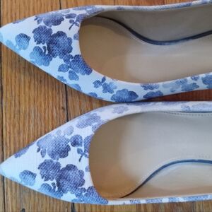 Michael Kors 7.5M kitten heal l print